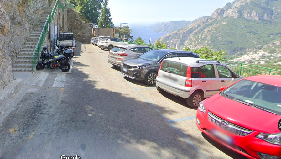 Nocelle bus turning point at the small car park (final stop)