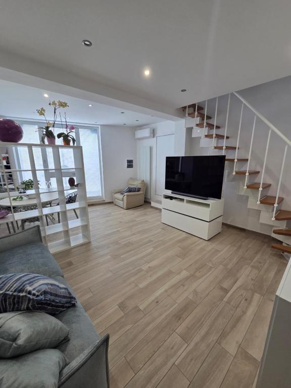 highlights.slides.1.alt